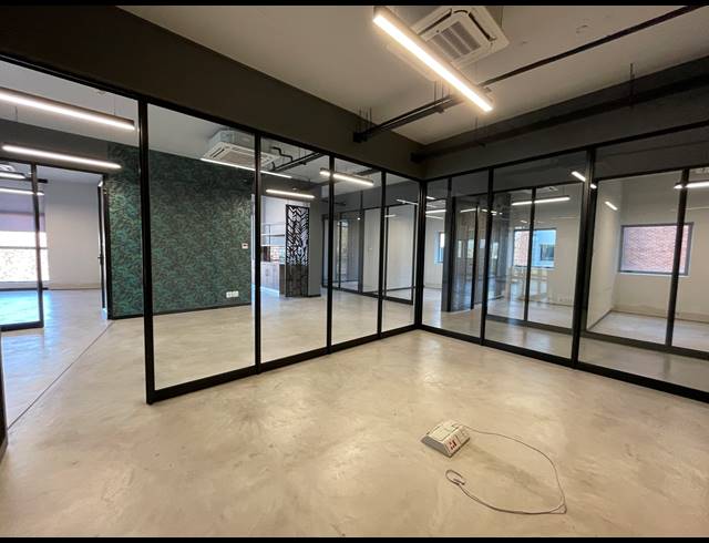 285M² OFFICE TO LET IN BRYANSTON